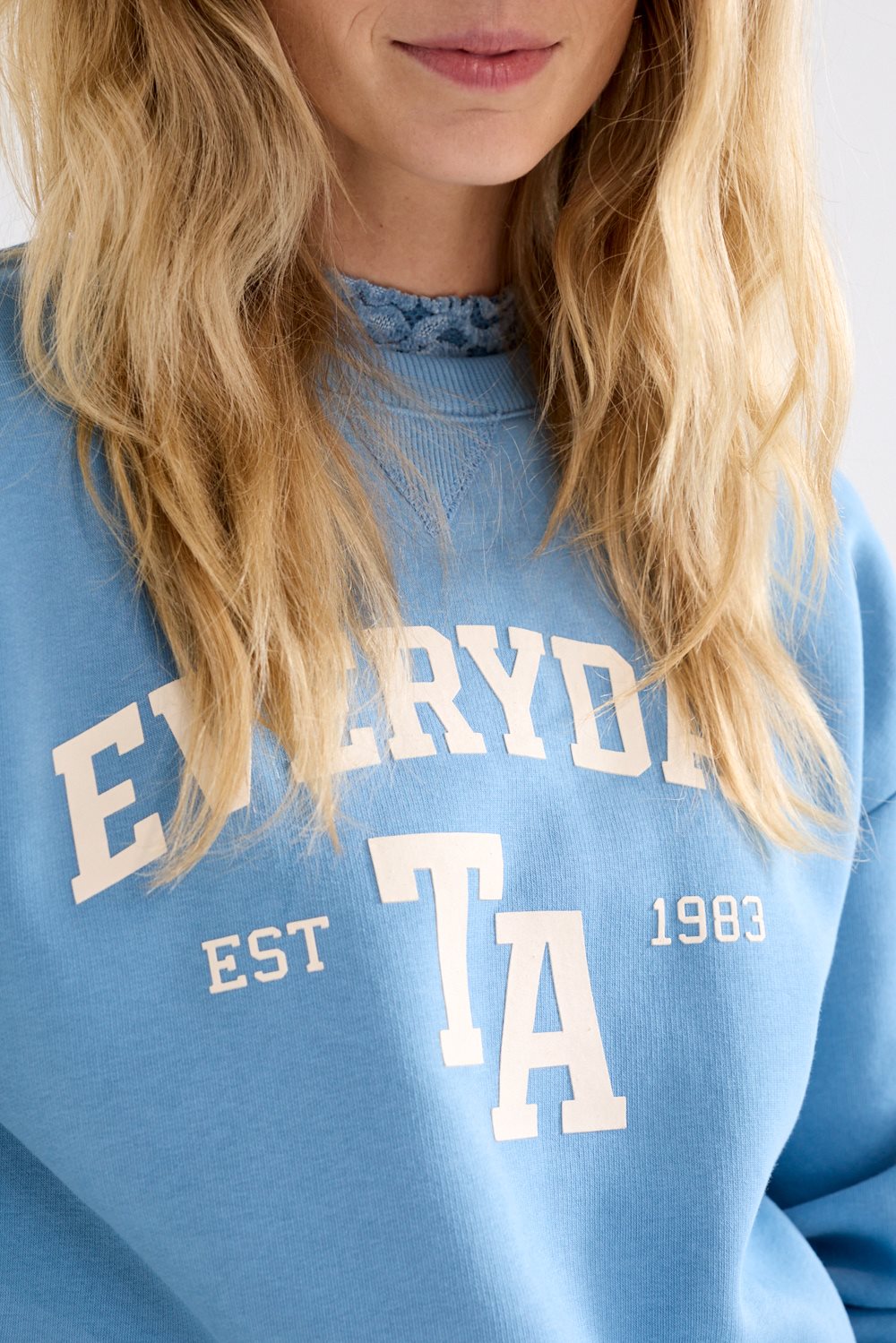 Artwork Sweater Everyday