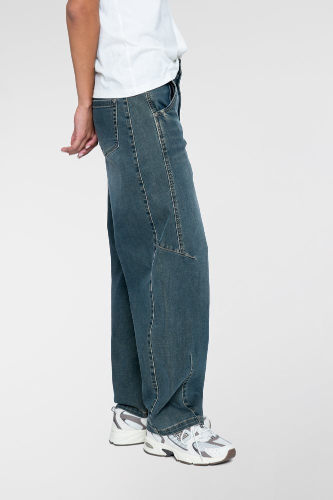 Barrel Jeans