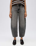 Barrel Jeans Lolah Motion