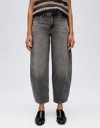 Barrel Jeans Lolah Motion