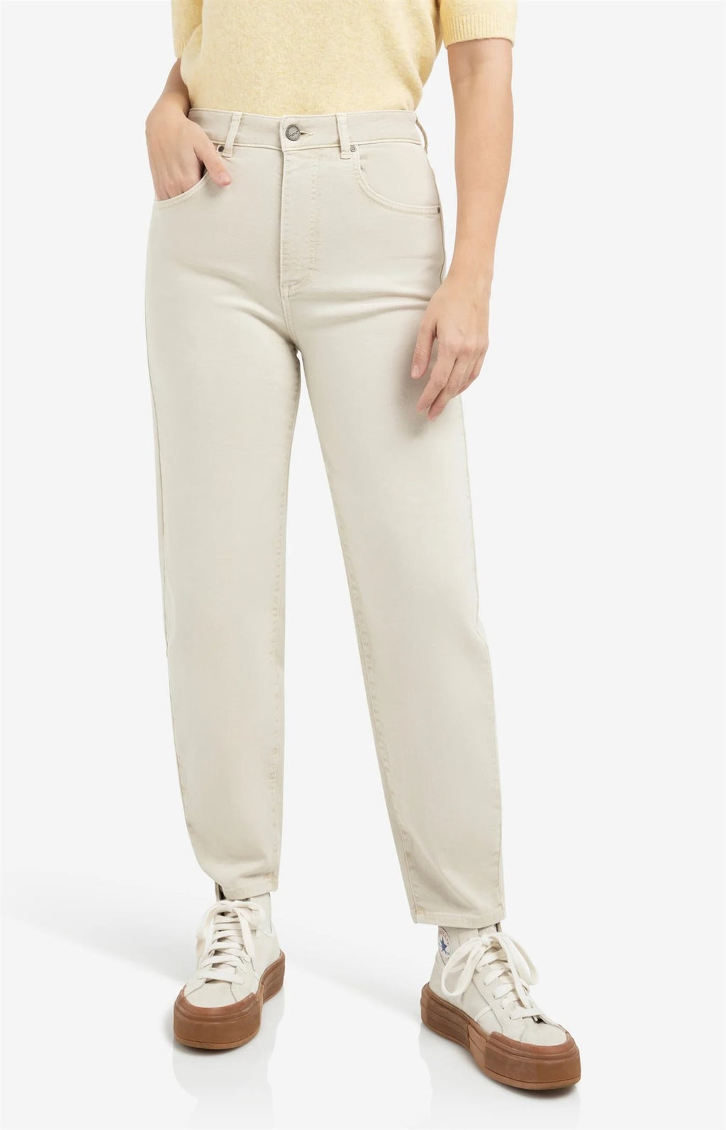 Barrel Jeans met Naaddetails