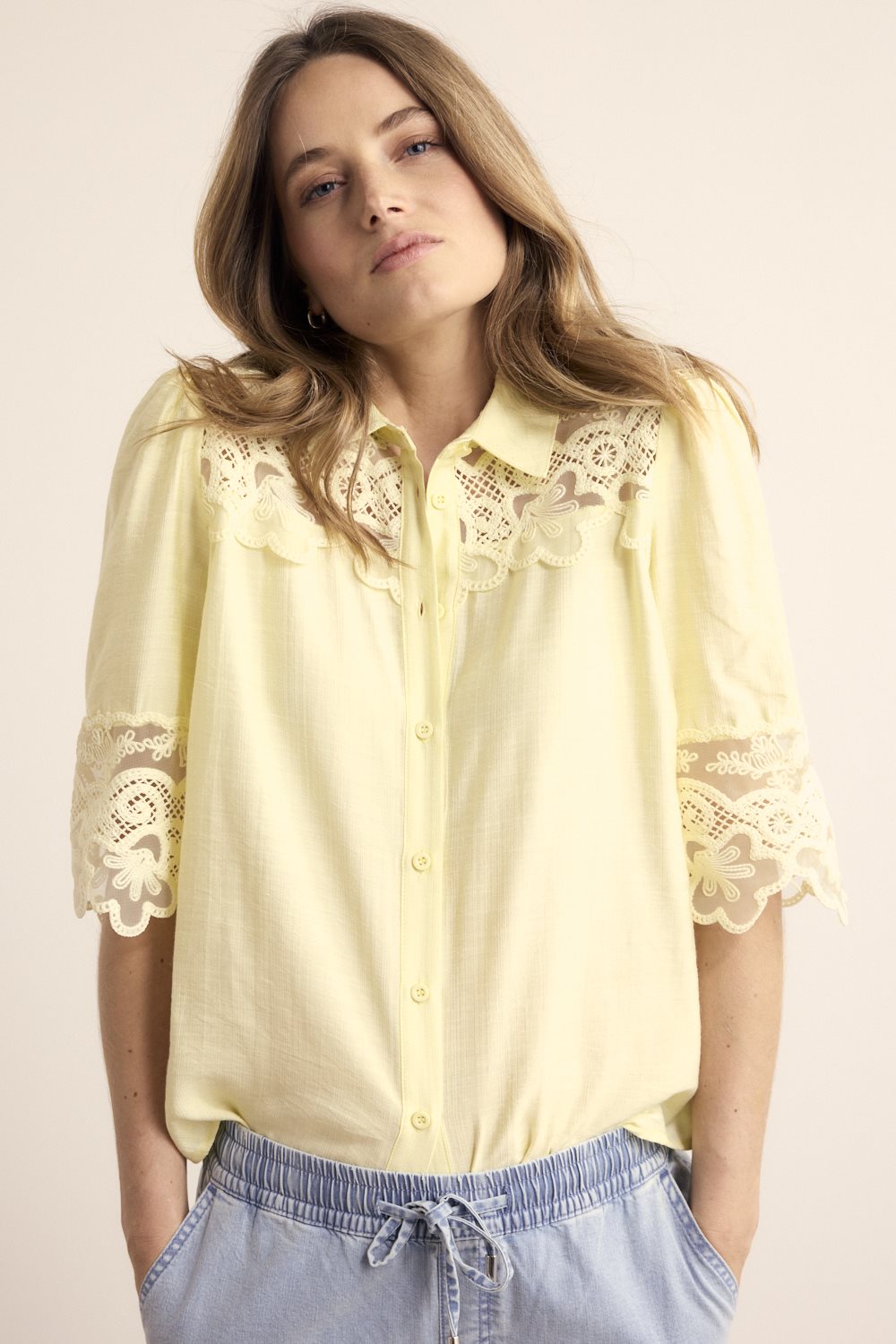 Blouse Lace Details