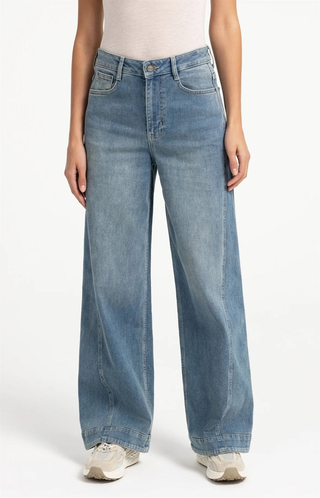 Denim Jeans met Naaddetails