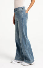 Denim Jeans met Naaddetails