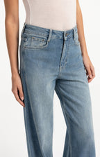 Denim Jeans met Naaddetails