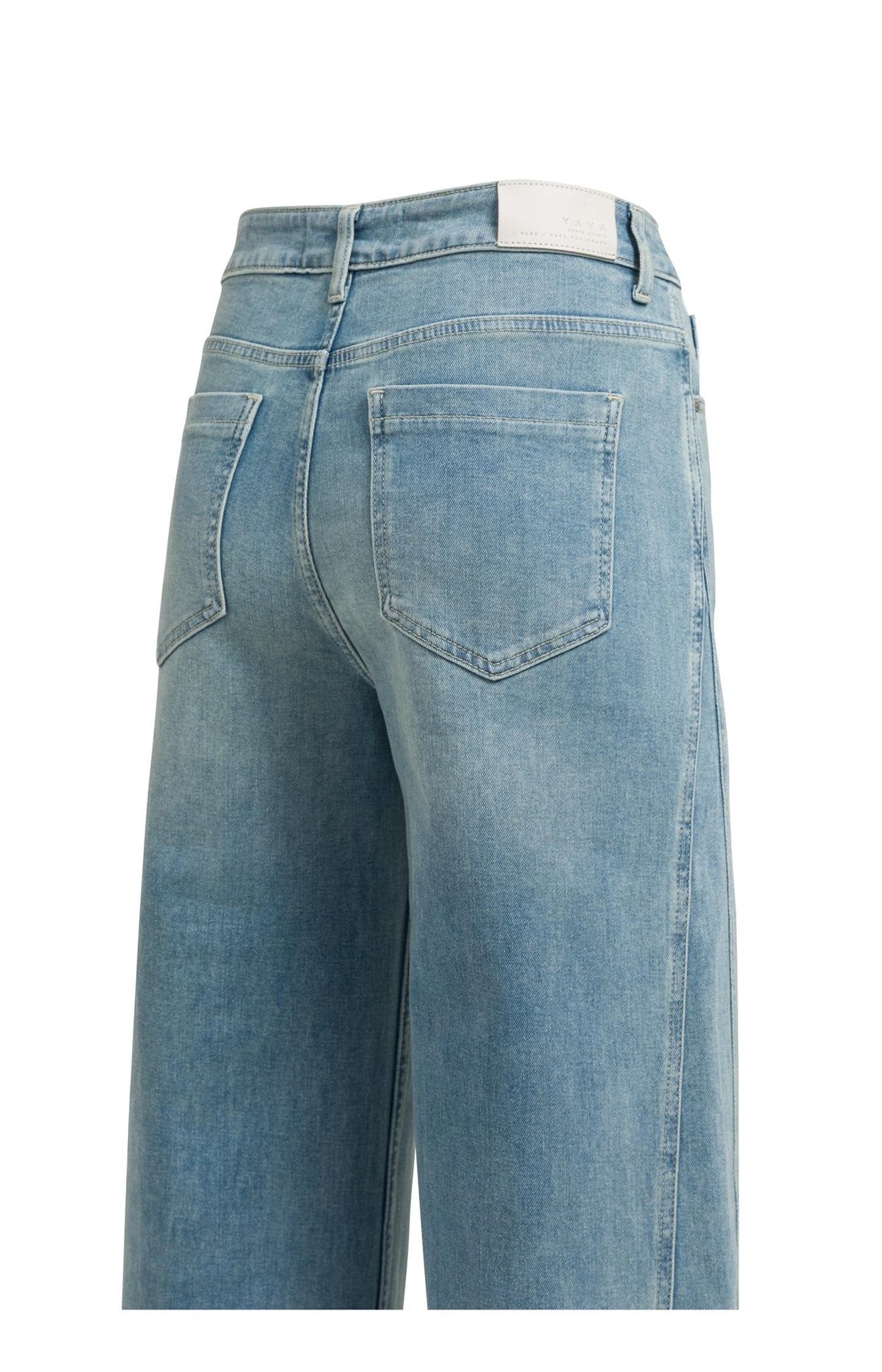Denim Jeans met Naaddetails
