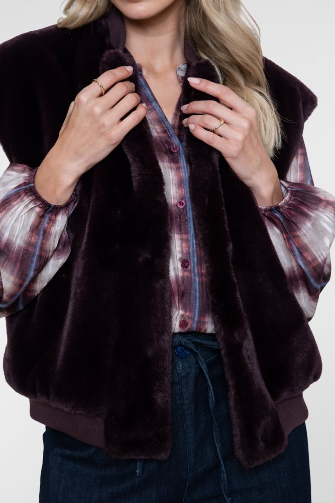 Gilet met Ribdetails