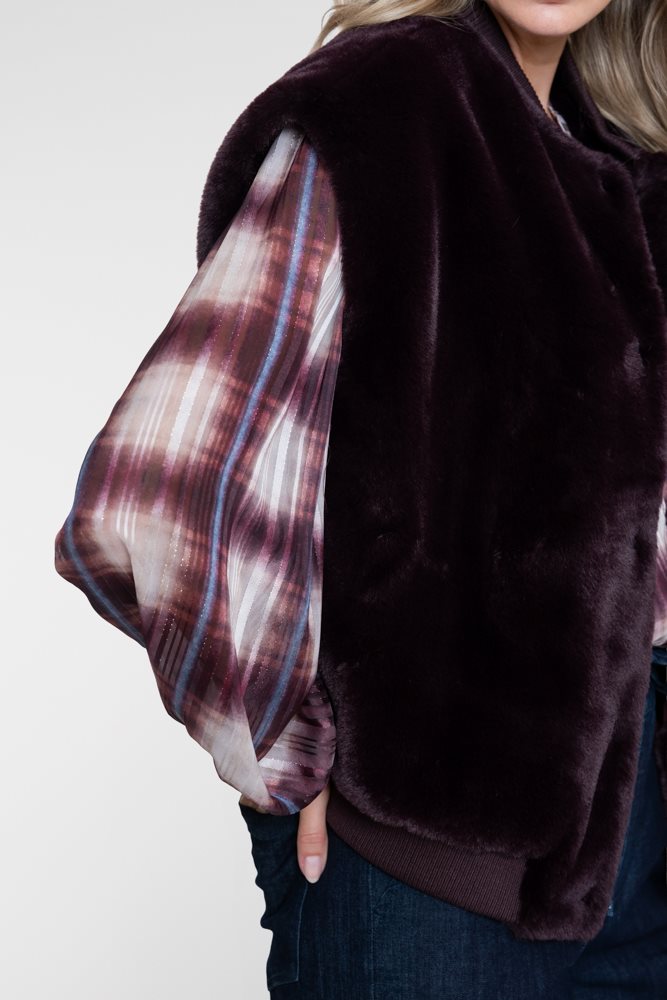 Gilet met Ribdetails