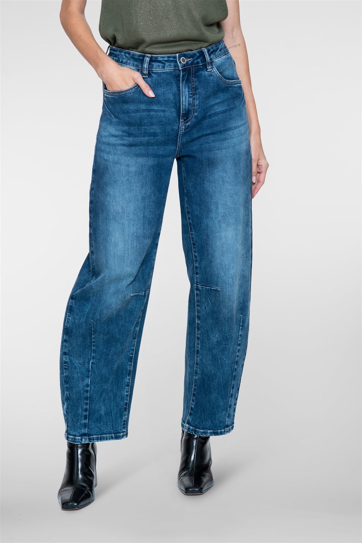 Barrel Jeans