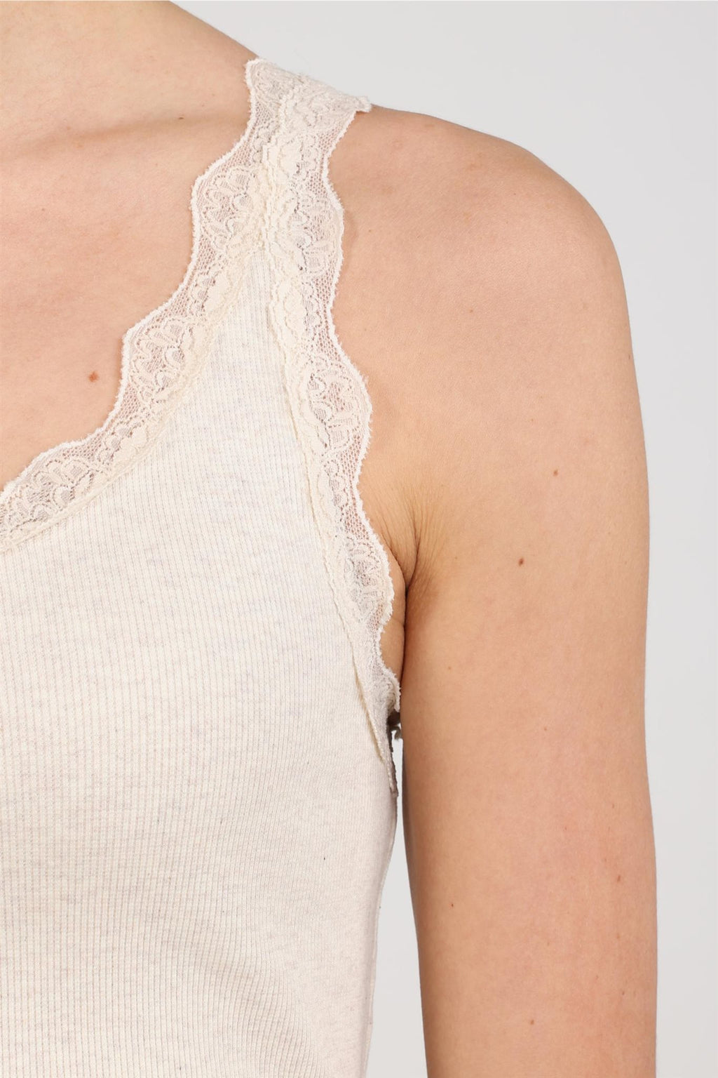 Maddie Singlet Lace
