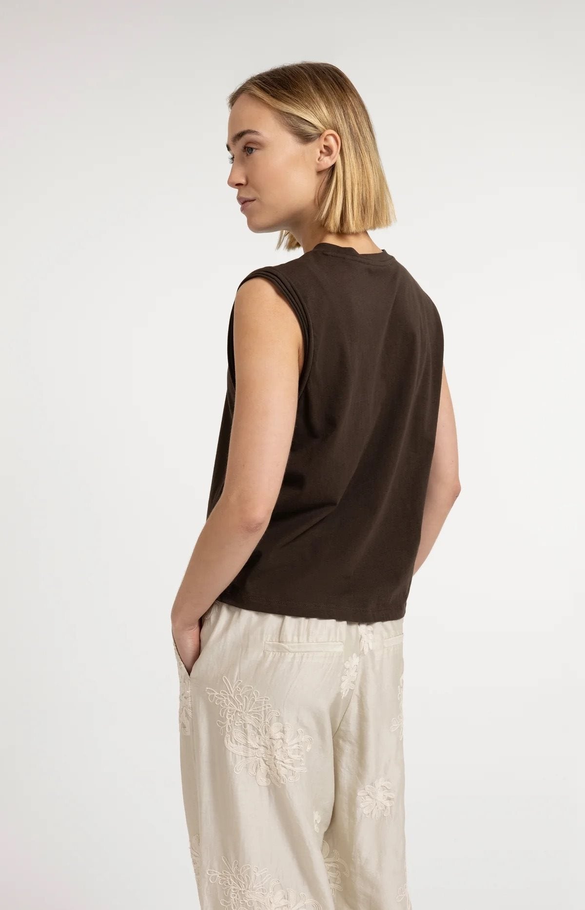 Mouwloze Top met Mouwdetails