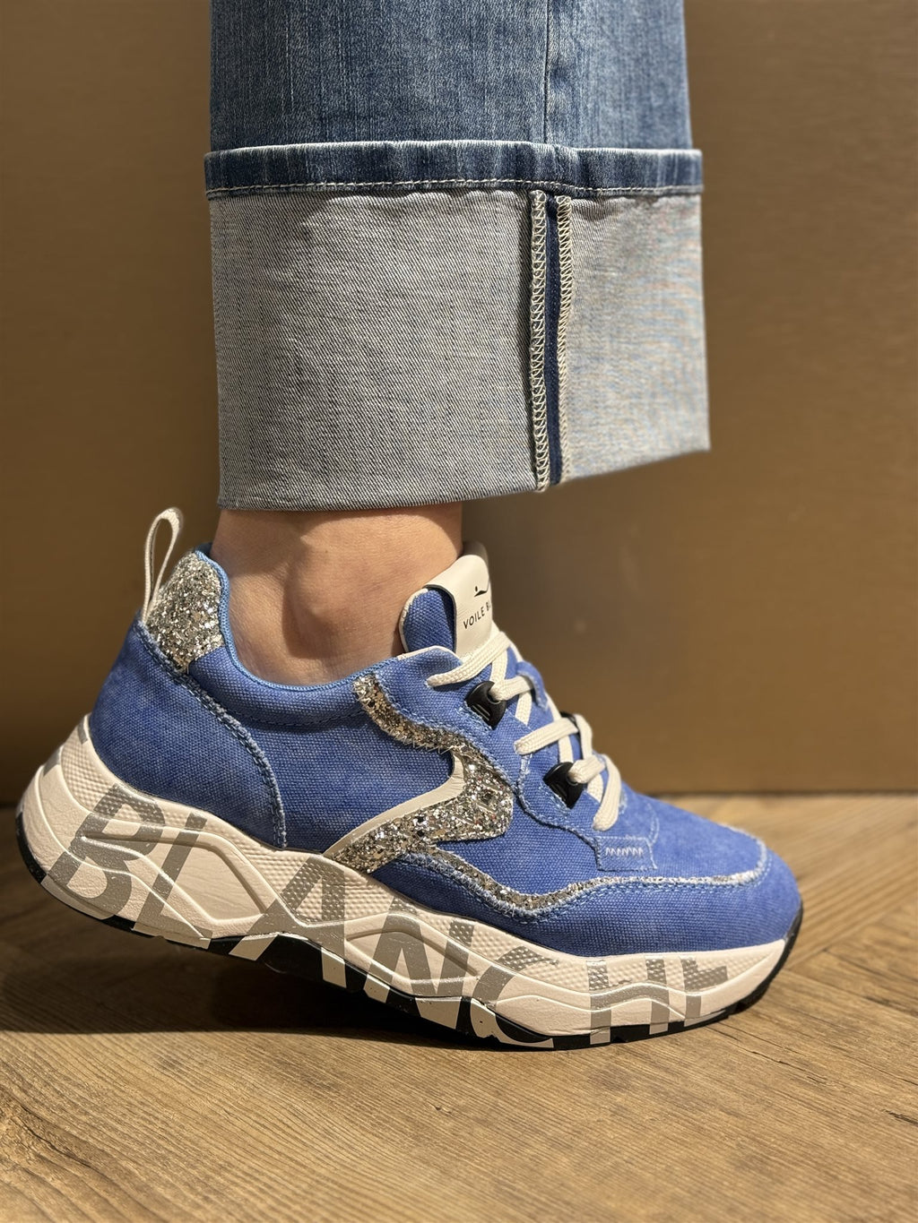 Sneakers Club105