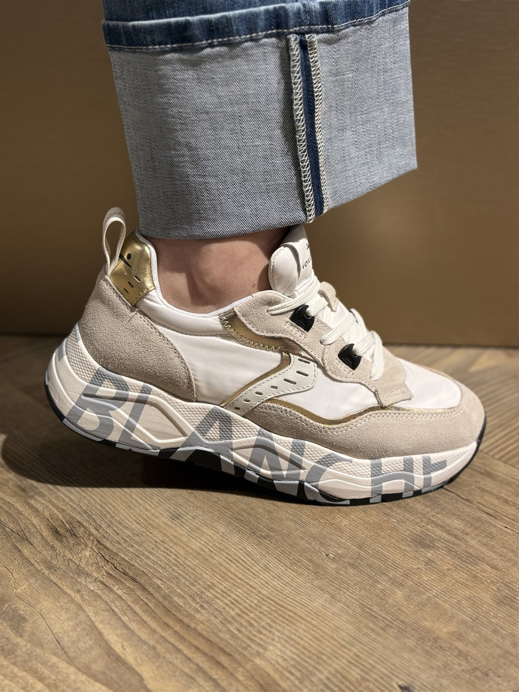 Sneakers Club105