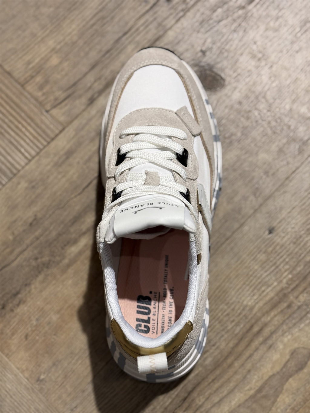 Sneakers Club105