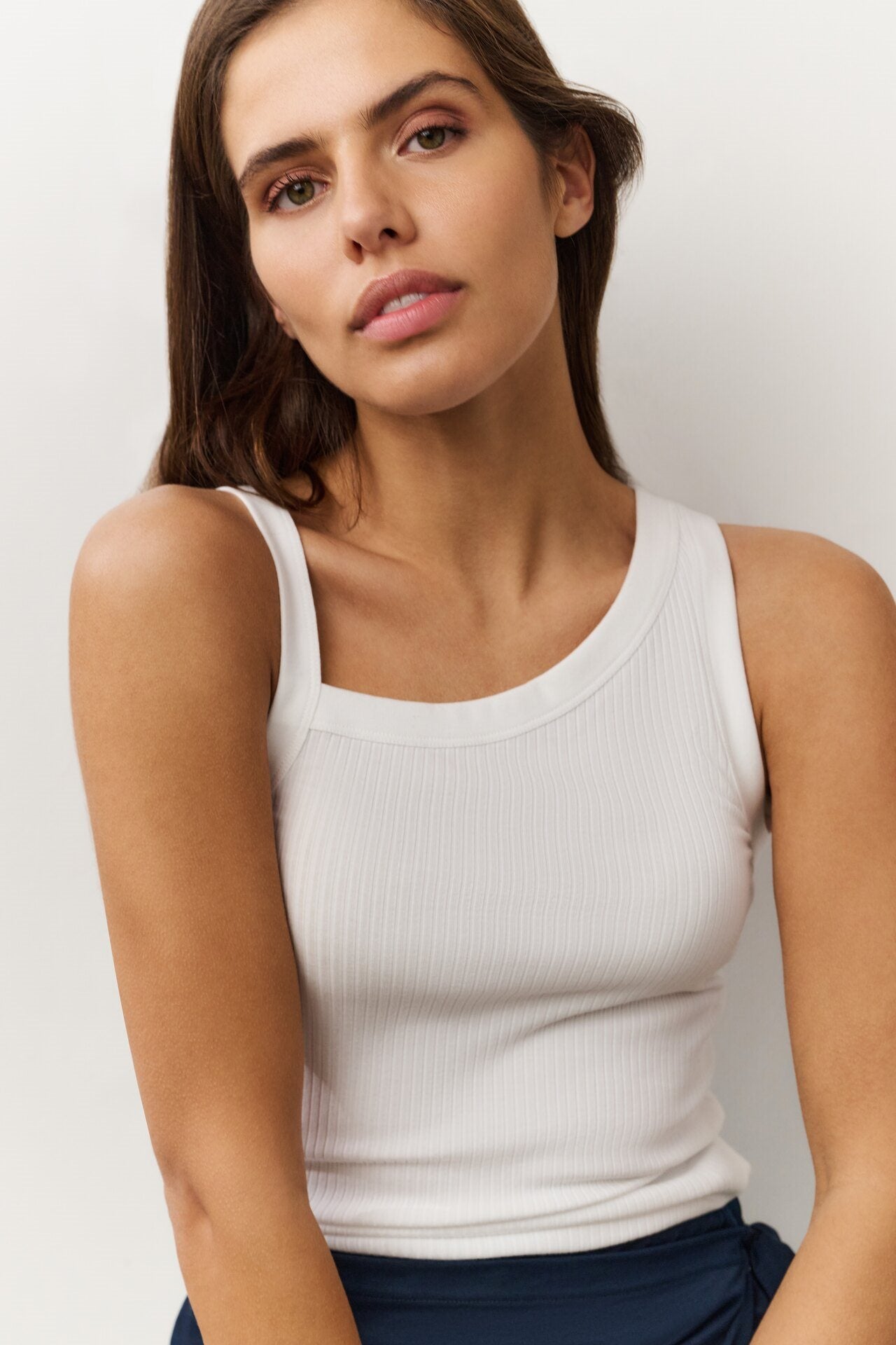 Top met Asymmetrische Halslijn